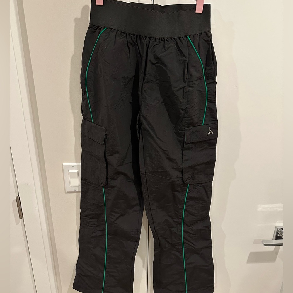 NWOT Manière De Voir Black Cargo Track Pants | Size 4